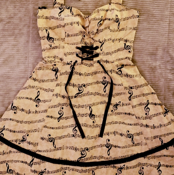 *****SOLD*****         Hot Topic  Music Note Dress - Picture 12 of 14